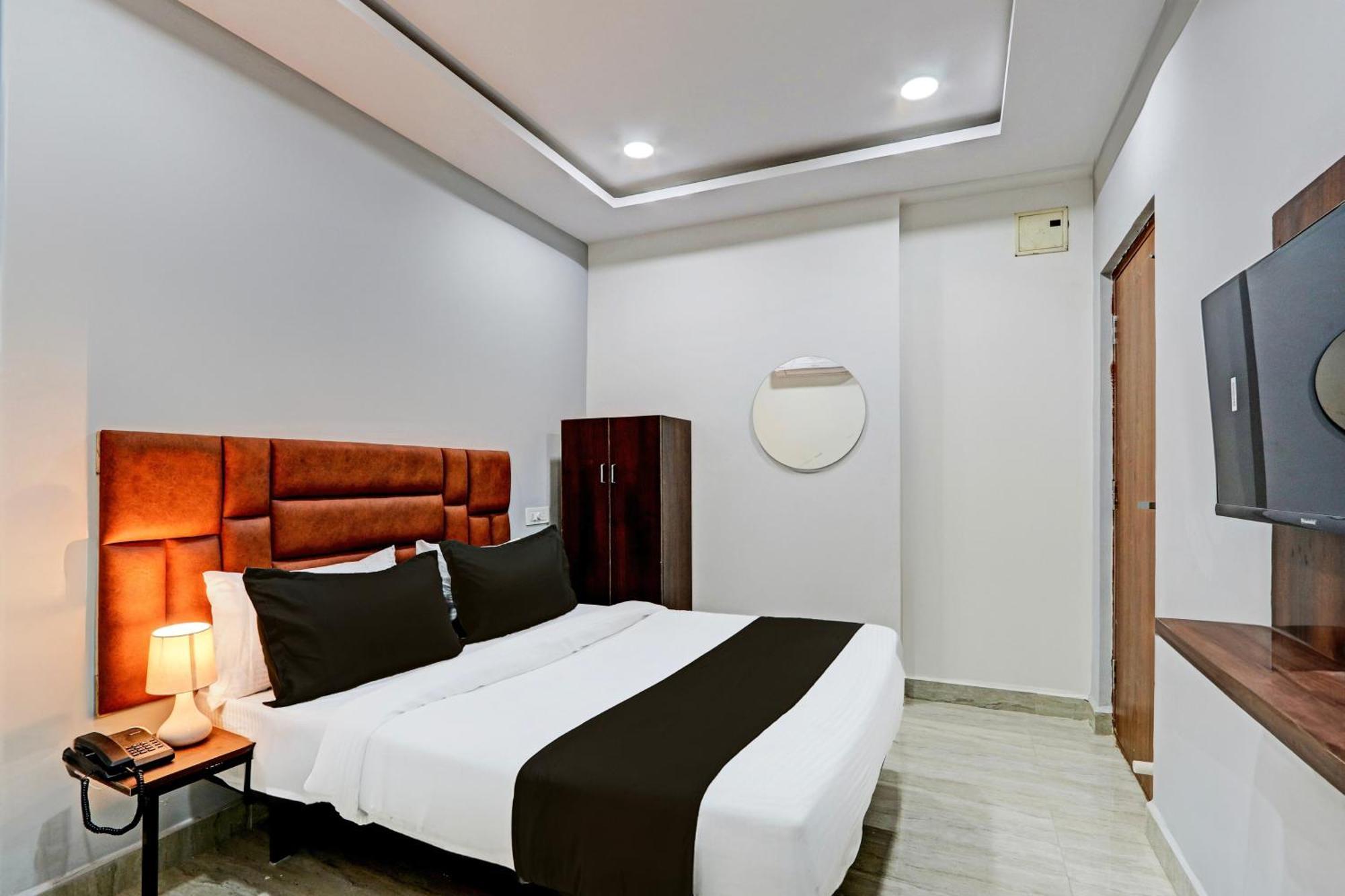 Super Hotel O Lavish Tranquil حيدر أباد المظهر الخارجي الصورة